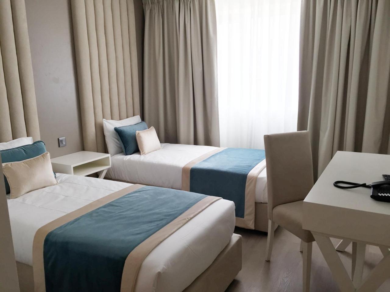 Hotel Les 3 Vallees Saran Bagian luar foto