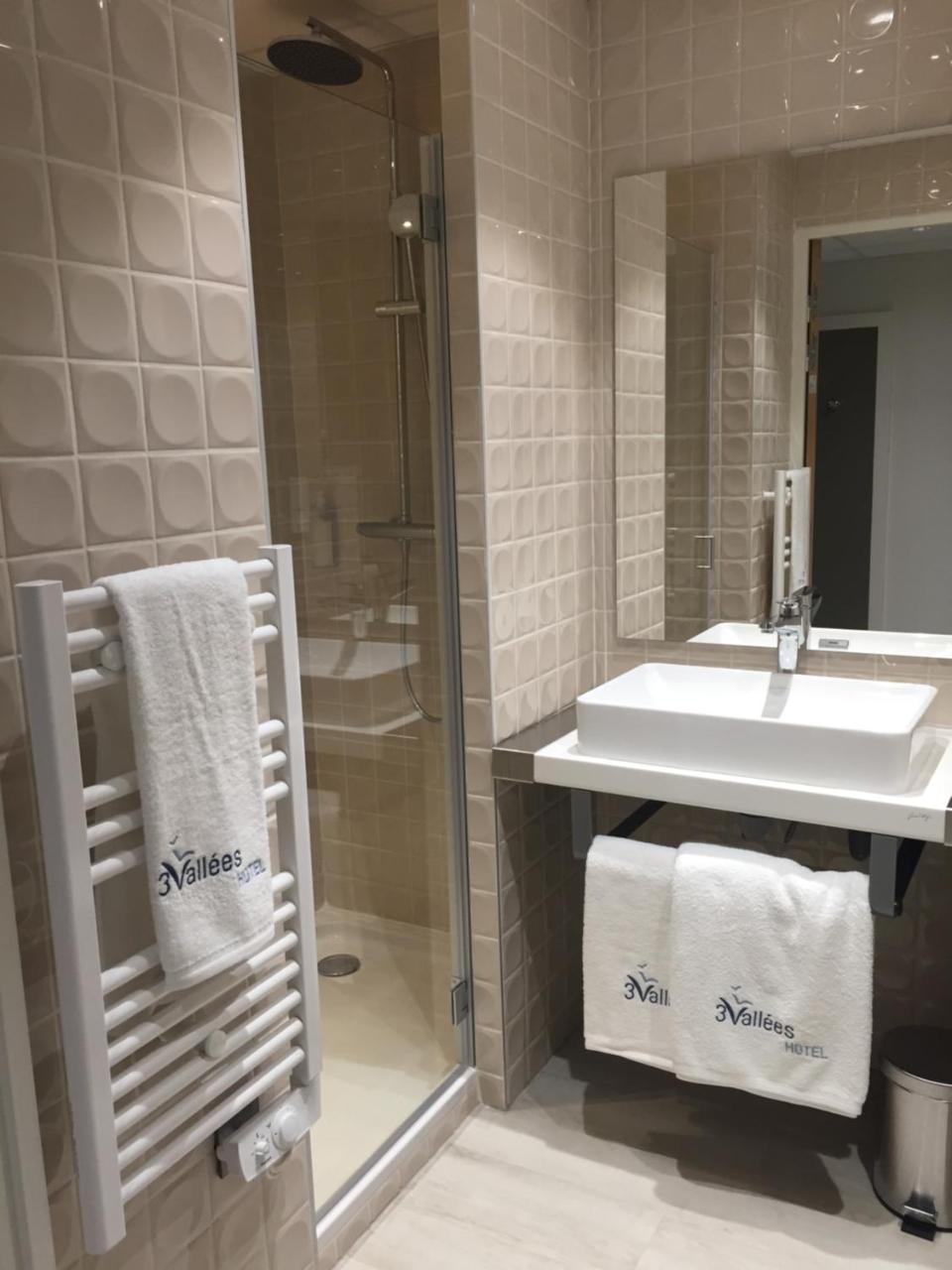 Hotel Les 3 Vallees Saran Bagian luar foto